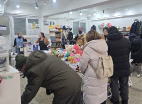 2026년 1월 16일게이트웨이 참여자분들을 위한 사업단 설명회 및 사업단 라운딩이 있었습니다신월센터 5층 교육관에서 재활용사업단 설명회를 진행하였고,신월센터 4층 재활용사업단 작업장과,우리동네 알뜰가게 오솔길점을 참여자분들과 함께 방문하여 매장을 둘러보고판매 제품을 구입하기도 하였습니다.사업단 설명회와 라운등을 통해서 사업단을 이해하고, 흥미를 유발하여사업단에 지원할 수 있는 계기가 되는 시간이었습니다.