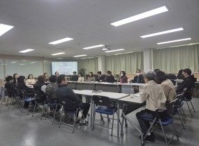 [2026년 자활사업 리더 간담회 진행]금일 사업단 리더분들과 기관 직원들이 함께 참여한 가운데1차 리더 간담회를 실시하였습니다.이번 자리에서는 각 사업단을 대표하는 리더들을 소개하고,임명장을 전달하며 책임과 역할을 다시 한 번 공유하는 시간을 가졌습니다.이어 진행된 간담회에서는 현장의 의견을 나누고,사업 참여 과정에서의 어려움과 개선 방안에 대해 함께 논의 후식당으로 이동하여 다같이 맛있는 식사 시간을 가졌습니다.&nbsp;앞으로도 리더분들과의 지속적인 소통을 통해참여자 중심의 자활 사업이 운영될 수 있도록 노력하겠습니다.&nbsp;참석해주신 모든 리더분들께 감사드립니다.&nbsp;