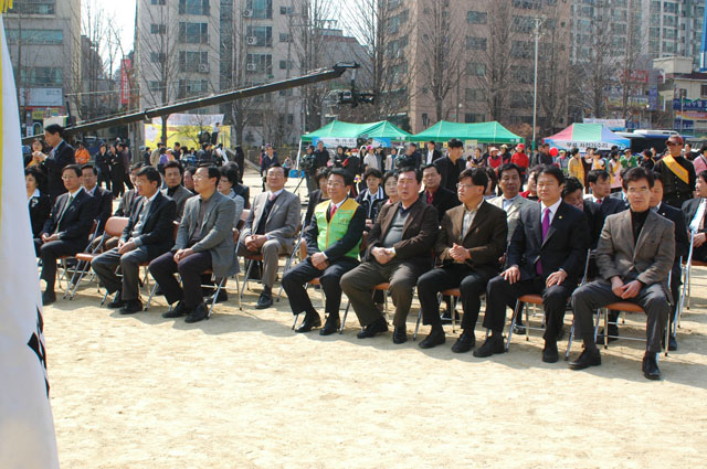 많은 분들이 함께 해주셨다. 양천구 의회 의원님, 사회복지기관장님들, 양천구청 사회복지과 공무원분들이 고생 많으셨다.